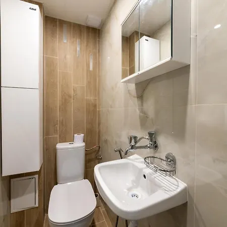 Elegant 2br | 5 Min Walk To Sea Garden דירה