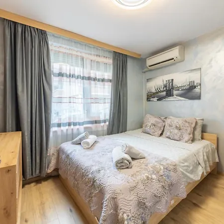 דירה Elegant 2br | 5 Min Walk To Sea Garden וארנה