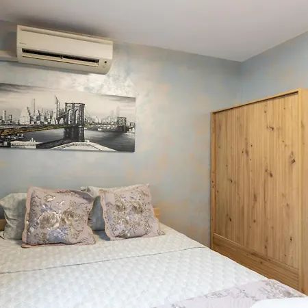 Elegant 2br | 5 Min Walk To Sea Garden דירה *